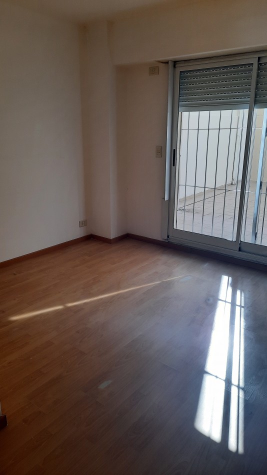 Departamento de 2 ambientes con patio