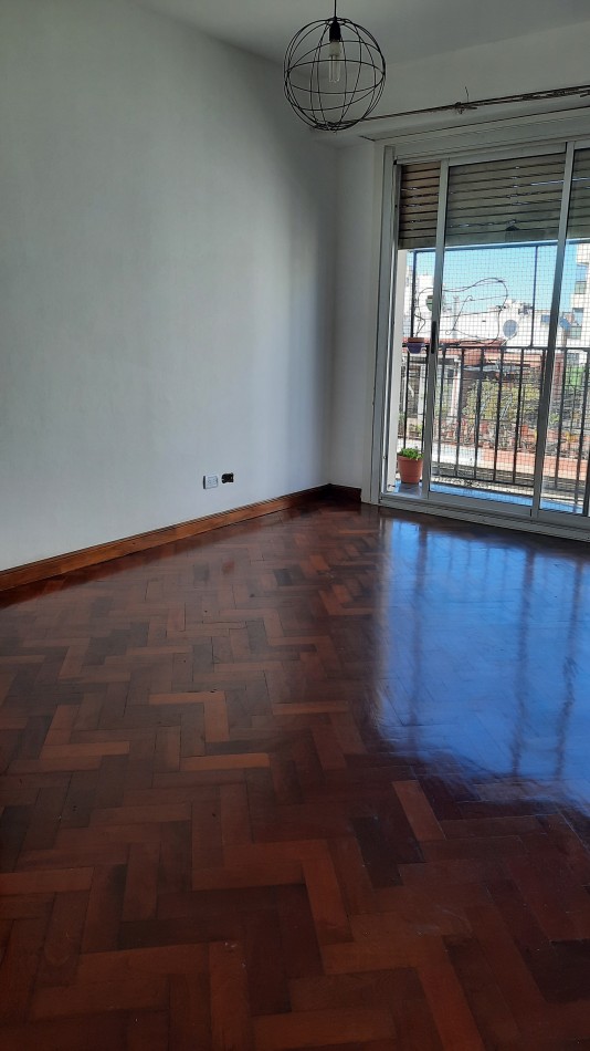 Departamento 3 ambientes al frente + lavadero + todo luz