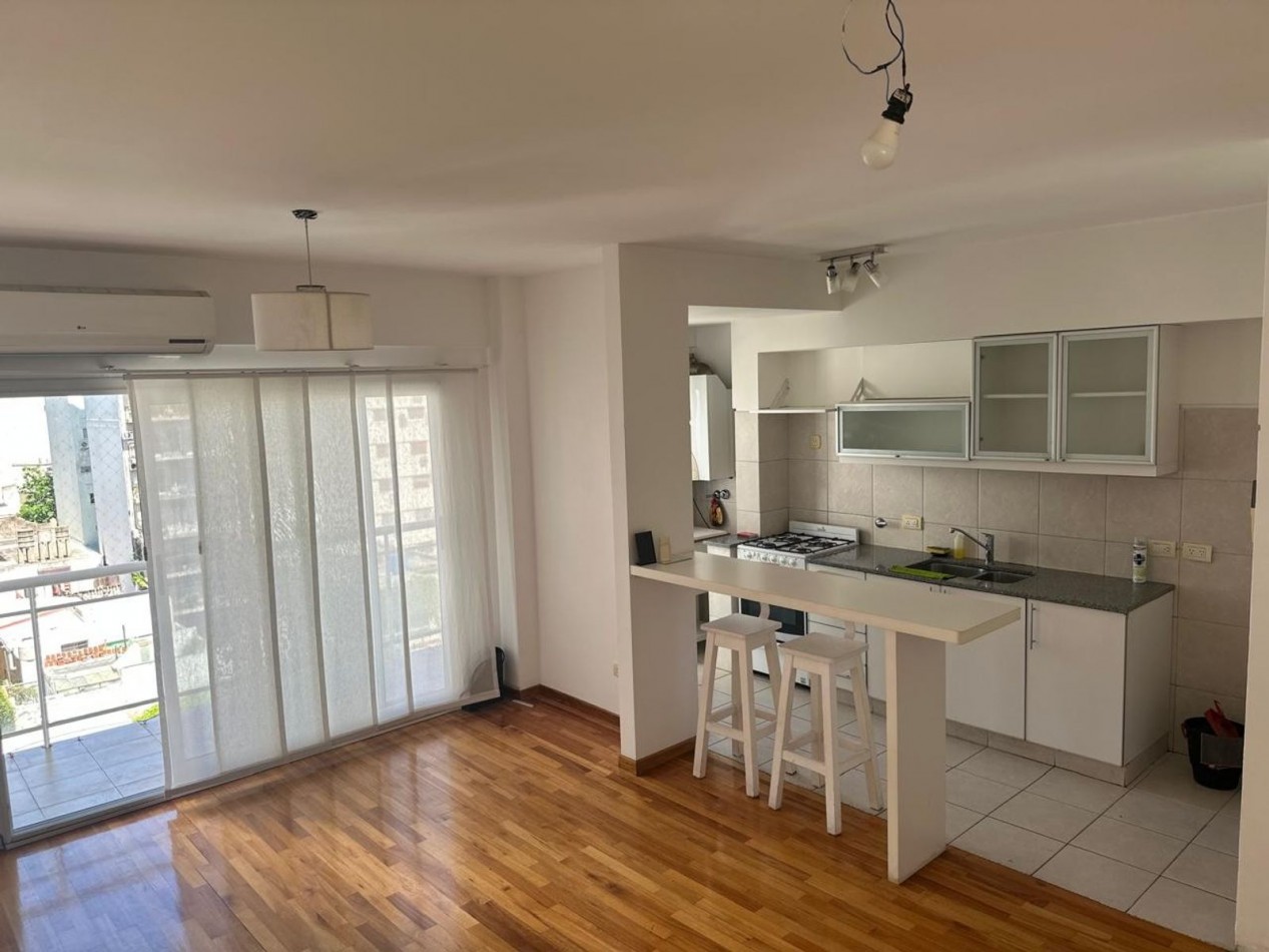 Excelente 2 ambientes con balcon y cochera fija cubierta - Super luminoso