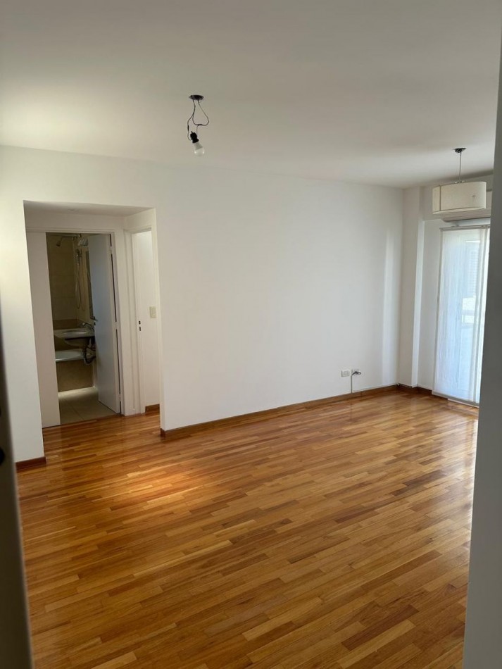 Excelente 2 ambientes con balcon y cochera fija cubierta - Super luminoso