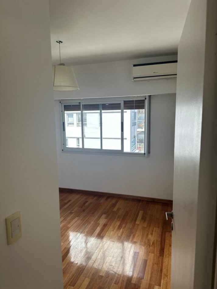 Excelente 2 ambientes con balcon y cochera fija cubierta - Super luminoso