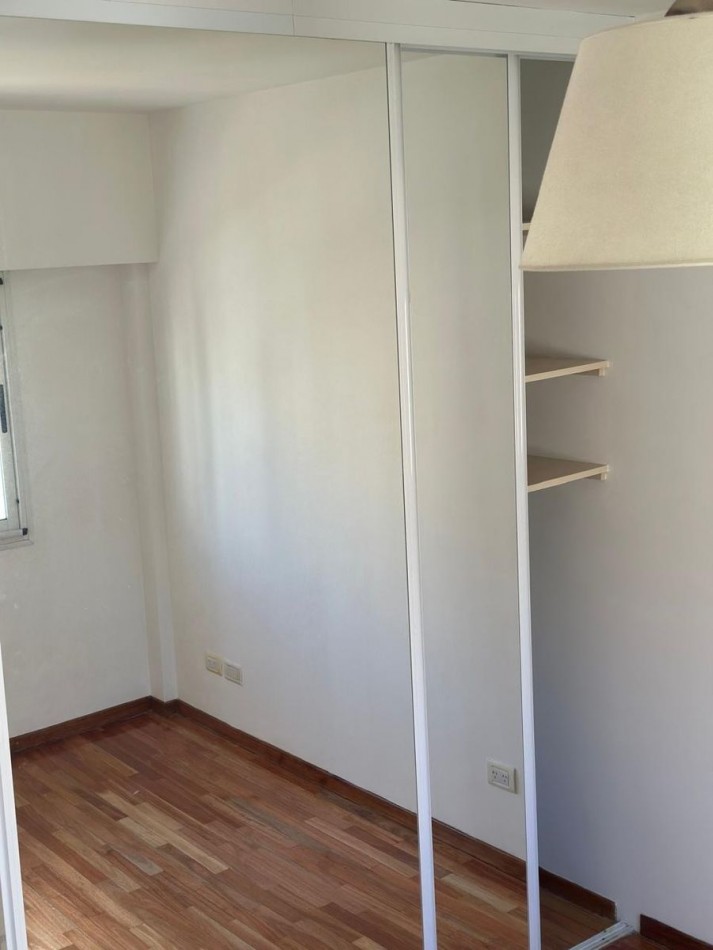 Excelente 2 ambientes con balcon y cochera fija cubierta - Super luminoso