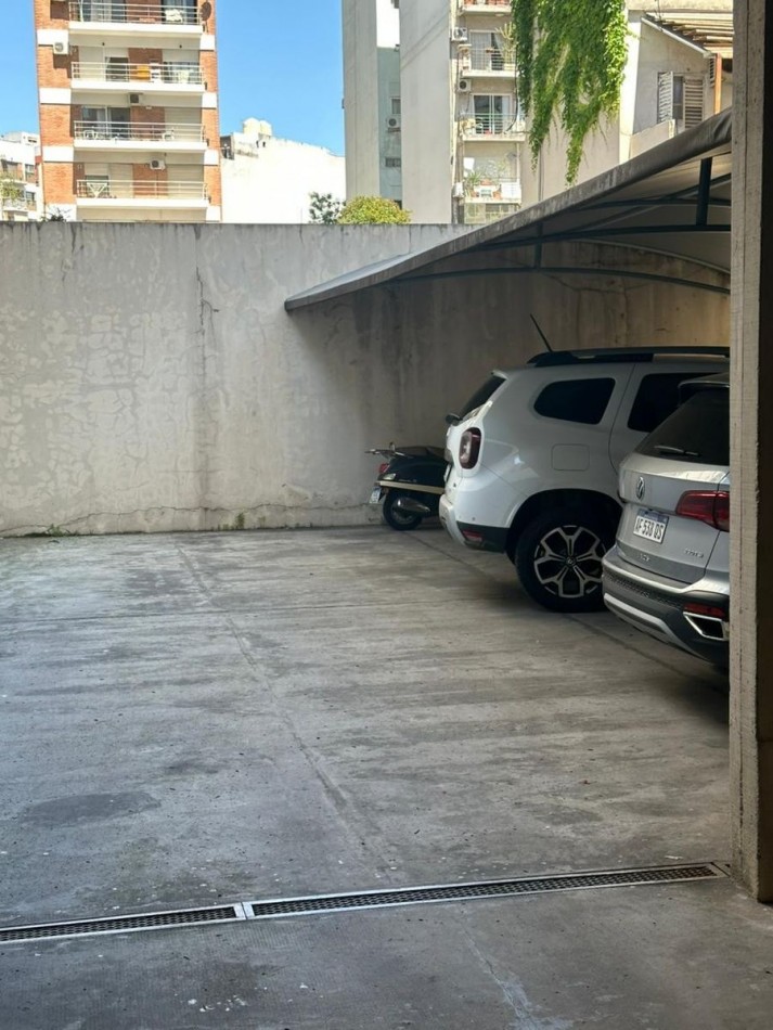 Excelente 2 ambientes con balcon y cochera fija cubierta - Super luminoso