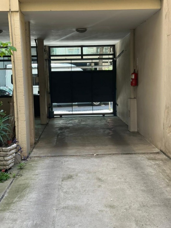 Excelente 2 ambientes con balcon y cochera fija cubierta - Super luminoso