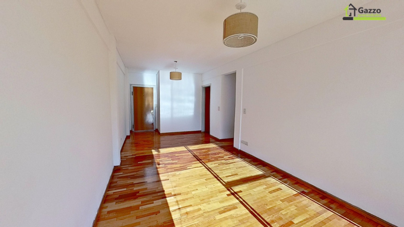 Departamento de 3 ambientes + super luminoso + cochera fija cubierta