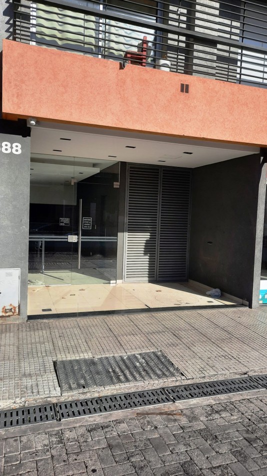 Monoambiente al frente + Todo sol + Vista abierta