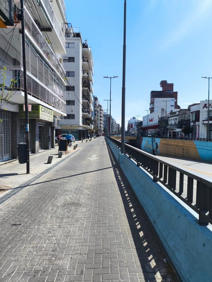 Monoambiente al frente + Todo sol + Vista abierta