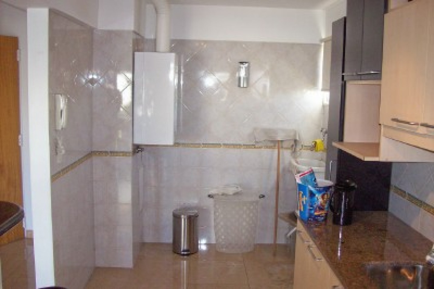 Departamento de 2 ambientes y medio + cochera + Super luminoso + Balcon aterrazado con parrilla