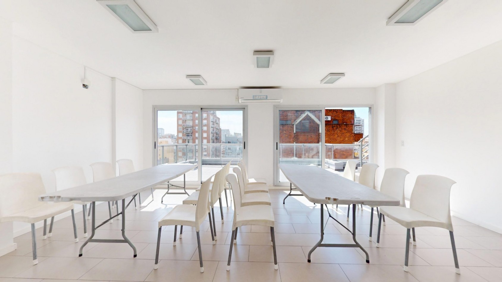 Departamento 2 ambientes + cochera + baulera + SUM + Pileta + Gimnasio + Super luminoso + Seguridad