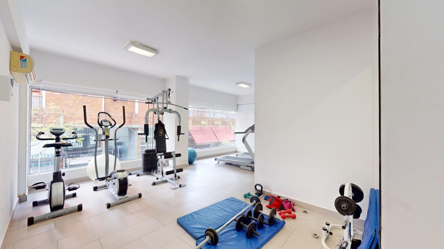 Departamento 2 ambientes + cochera + baulera + SUM + Pileta + Gimnasio + Super luminoso + Seguridad