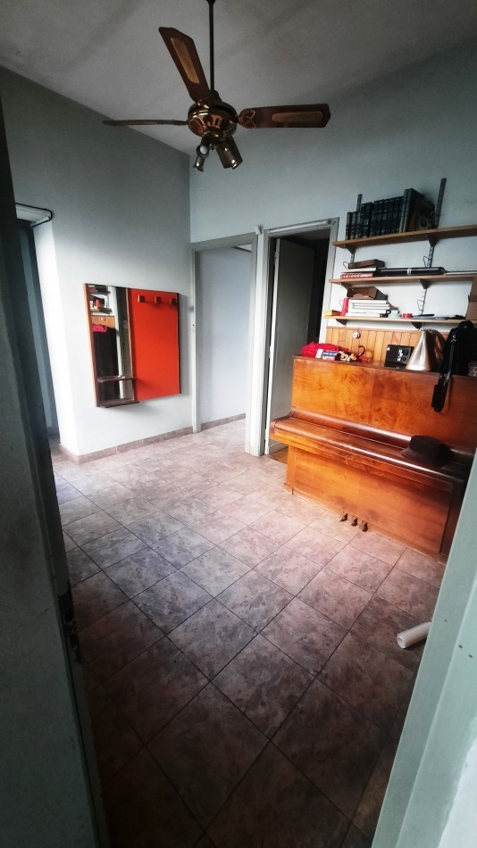 Alquiler de casa de 4ambientes con patio, terraza y garaje
