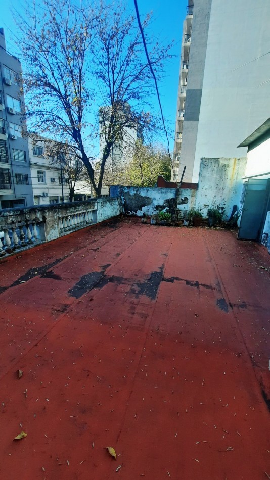Alquiler de casa de 4ambientes con patio, terraza y garaje